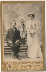 Rodzice z dzieckiem 1903r