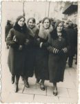 Cztery przyjaciółki na Rynku Kościuszki 1934r